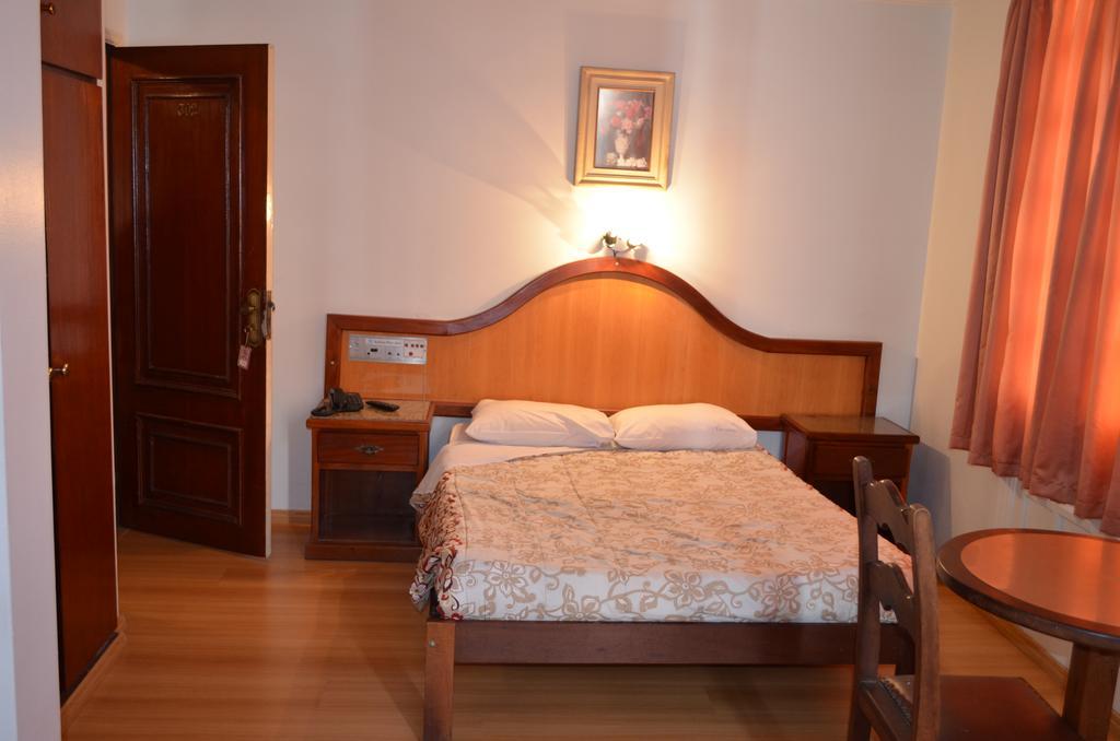 Reinales Plaza Hotel São Paulo Room photo